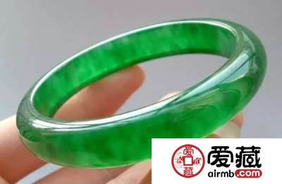 满绿翡翠手镯购买 满绿翡翠手镯选购方法