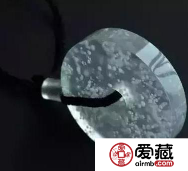 翡翠有棉絮是真的吗 有棉的翡翠就是假货？