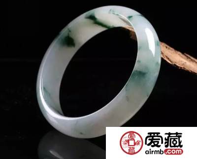 2万以上的翡翠手镯 2万以上能买什么翡翠手镯