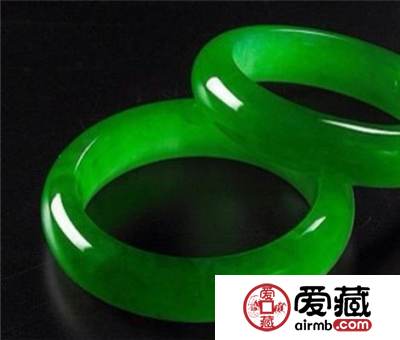 顶级翡翠价格 顶级帝王绿翡翠多少钱一克