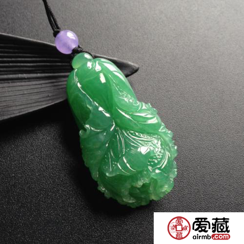 翡翠白菜適合什么人戴 戴翡翠白菜的寓意