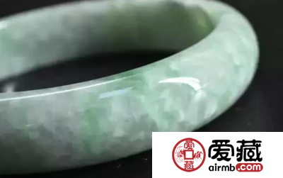 翡翠手镯里的絮状物对手镯有影响吗