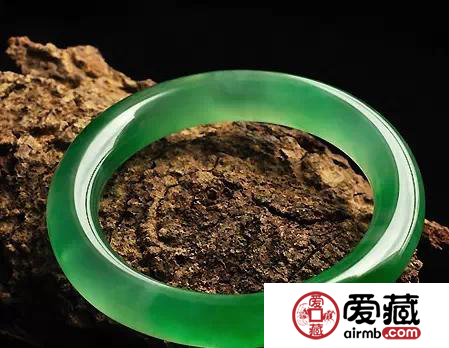 如何選購翡翠手鐲 記住這幾大選購要點