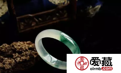 翡翠選購技巧 三招教你辨識翡翠是否值得入手