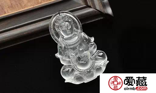怎样选购翡翠吊坠 选购翡翠吊坠专业技巧