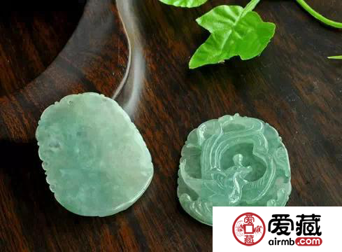 怎样选购翡翠吊坠 选购翡翠吊坠专业技巧