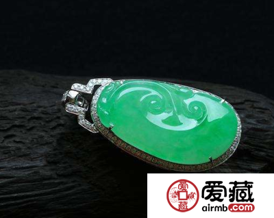 翡翠吊坠价格 翡翠a货吊坠价格