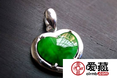 翡翠吊坠价格 翡翠a货吊坠价格