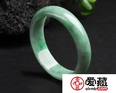 翡翠手镯价值鉴定 翡翠手镯适合投资吗