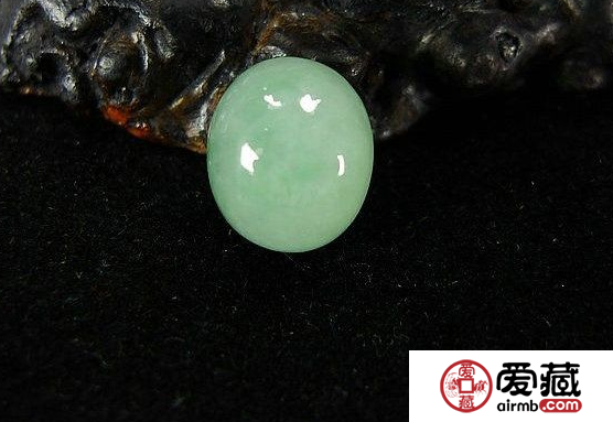 浅绿色翡翠多少钱 如何评估它的价格