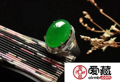 怎样挑选翡翠戒指 抓这6个关键点
