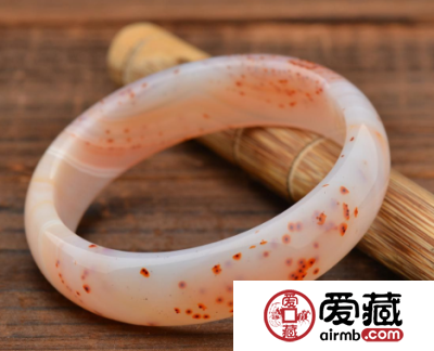 买个玉髓手镯7000贵吗