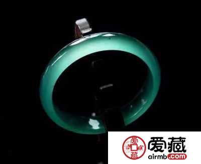 蓝水翡翠鉴定 蓝水翡翠有什么特点