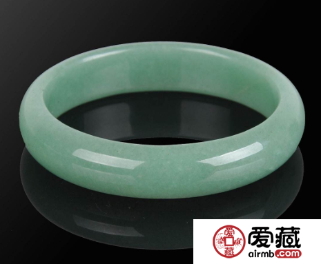 玻璃手鐲和玉手鐲的區(qū)別是什么