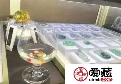 翡翠一直泡水里好吗 翡翠泡水有什么