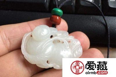 羊脂玉跟和田玉哪个好 从价值和品质来看