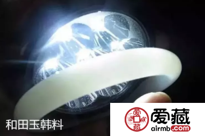 和田玉籽料棉絮打灯图 和田籽料打灯图片