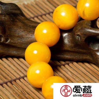 蜜蜡琥珀手串如何盘玩，蜜蜡琥珀手串盘玩方法
