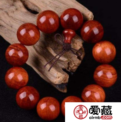 血龙木手串有什么好处，血龙木手串的功效与作用是什么？