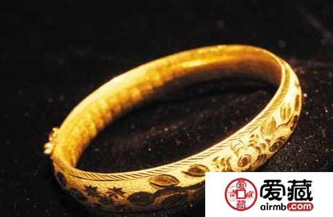 金鐲和玉鐲一起帶圖片 金鐲和玉鐲一起怎么戴