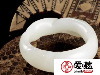 和田玉手镯什么颜色好 白色是最好的吗