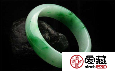 翡翠手镯等级价格 翡翠手镯价格表