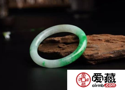 翡翠手镯等级价格 翡翠手镯价格表