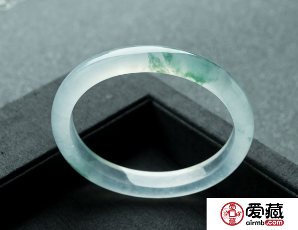 翡翠手鐲選購(gòu) 翡翠手鐲選購(gòu)要做到“四看”
