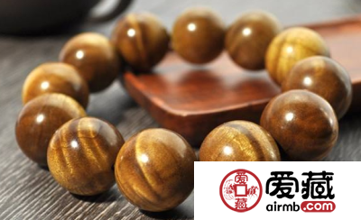 佩戴金丝楠木手串有什么好处？金丝楠木的功效与作用是什么？