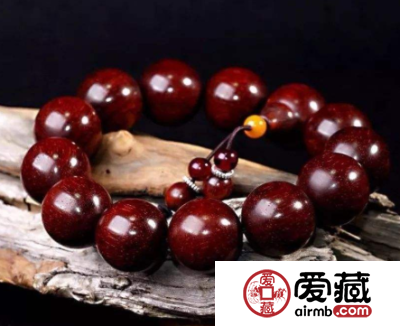 紫檀木手串多少钱？檀木传授价格与图片