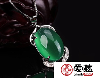 翡翠吊坠一般多少钱 翡翠吊坠什么样的值钱