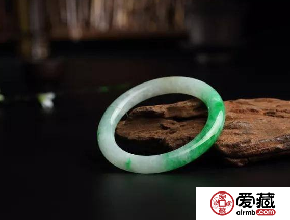 真的翡翠手镯的价格 真的翡翠手镯价格表