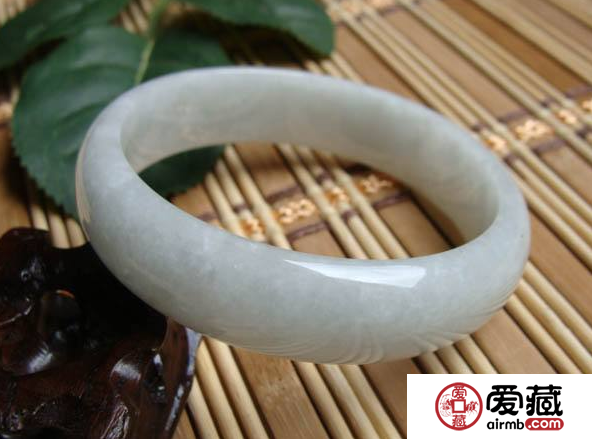 真的翡翠手镯的价格 真的翡翠手镯价格表