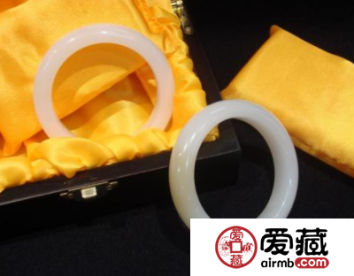 玉手镯戴哪只手吉利 玉手镯戴右手吉利吗