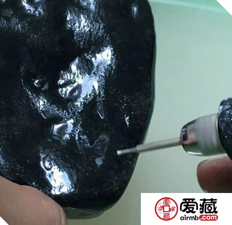 翡翠原石的鉴别方法 鉴别假翡翠原石八大方法