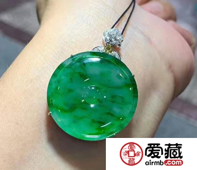 怎么样鉴别真假翡翠 别真假分不清