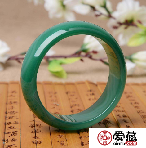 绿玉髓手镯价格 绿玉髓手镯价格表查询
