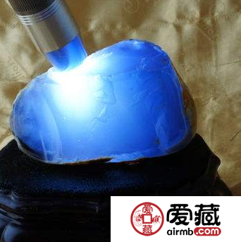 蓝玉髓真假 鉴别真假蓝玉髓图片