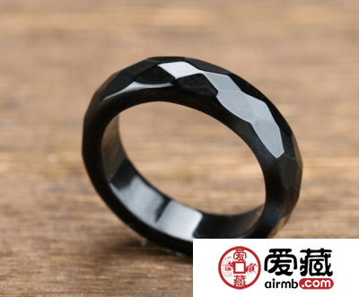 女士佩戴黑玉髓 女士戴黑玉髓有什么好处