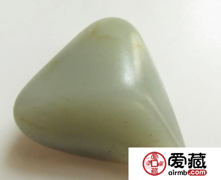 和田青白玉籽料鑒定 真的和田青白玉籽料是怎樣的