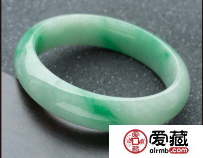 缅甸翡翠手镯多少钱 缅甸翡翠手镯图及价格表