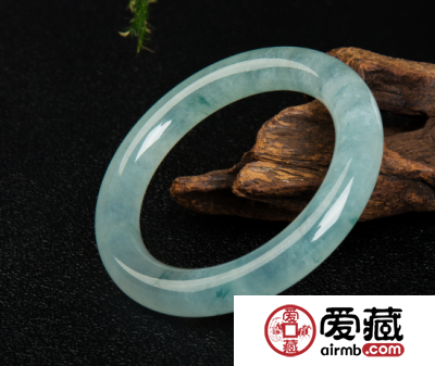 缅甸翡翠手镯多少钱 缅甸翡翠手镯图及价格表