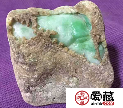木那翡翠原石的特点 木那翡翠原石特点分析
