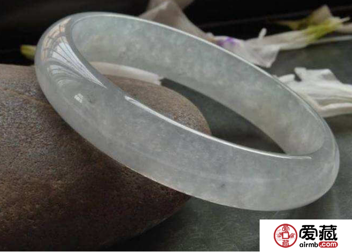白色冰种翡翠价格 白色冰种翡翠贵吗