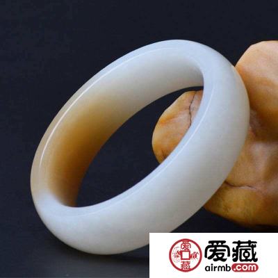 玉手镯价格及图片 现在玉手镯多少钱