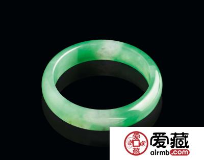 玉手镯价格及图片 现在玉手镯多少钱