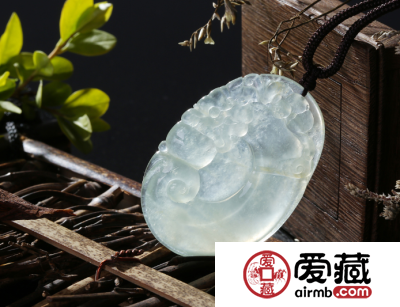 和田玉和翡翠的区别 最大的区别体现在哪
