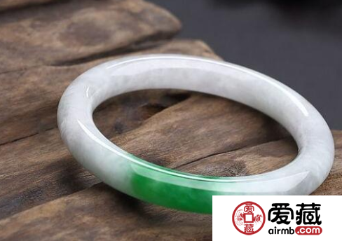 1万5左右的翡翠手镯 1万5左右的翡翠手镯好不好