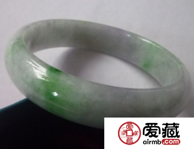 500元翡翠镯子图片 500元翡翠镯子是什么样的