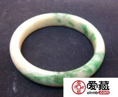 500元翡翠镯子图片 500元翡翠镯子是什么样的